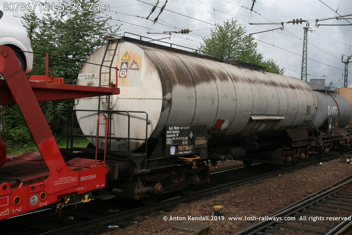 807867164-5_33_Zacs.JPG